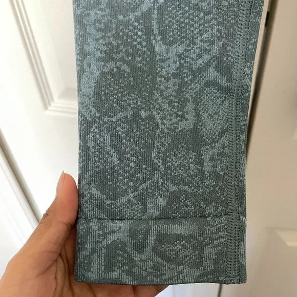 Adapt Animal Seamless Leggings - Iceberg Blue/Thunder Blue XS - Picture 13 of 13